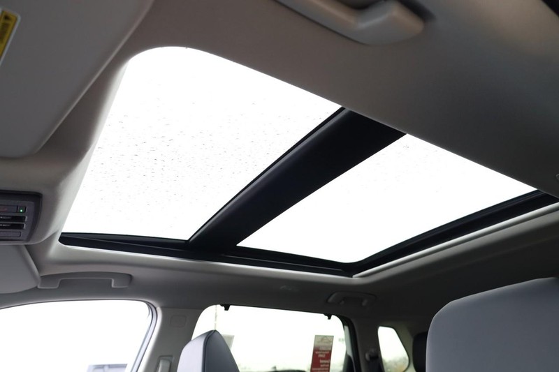 Nissan Rogue Vehicle Image 11
