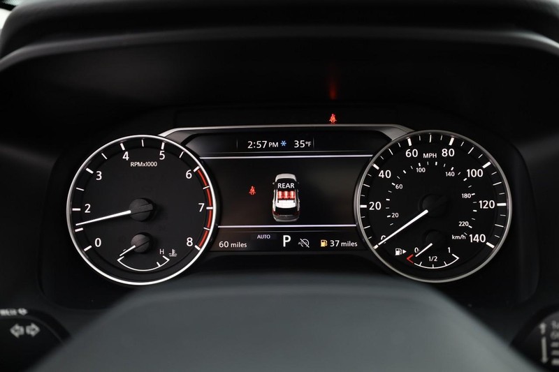 Nissan Rogue Vehicle Image 14