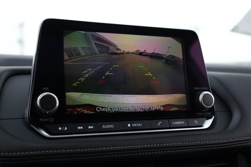 Nissan Rogue Vehicle Image 16
