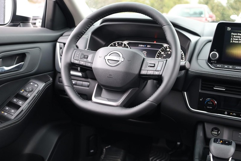 Nissan Rogue Vehicle Image 27