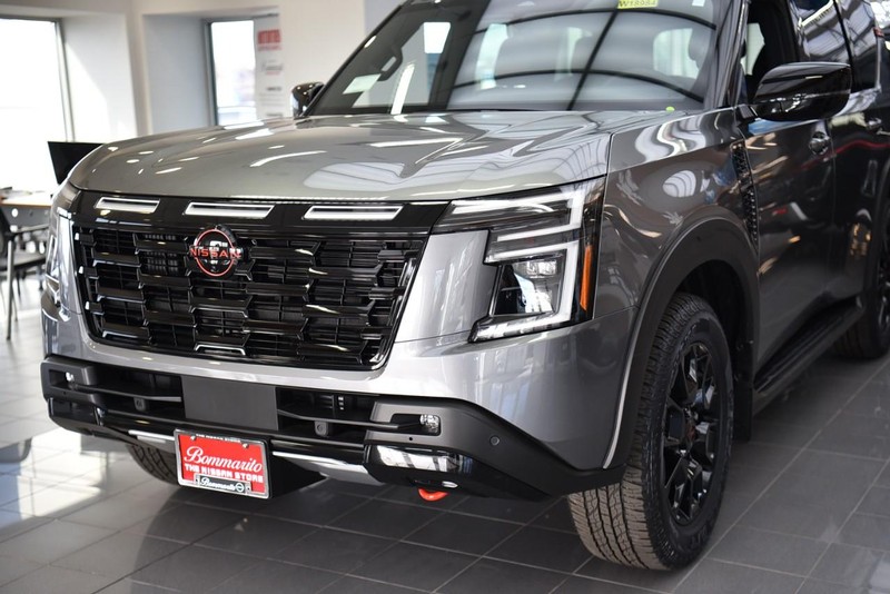 Nissan Armada Vehicle Image 02