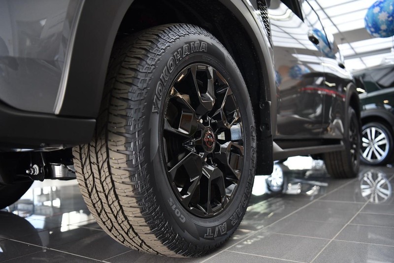 Nissan Armada Vehicle Image 03