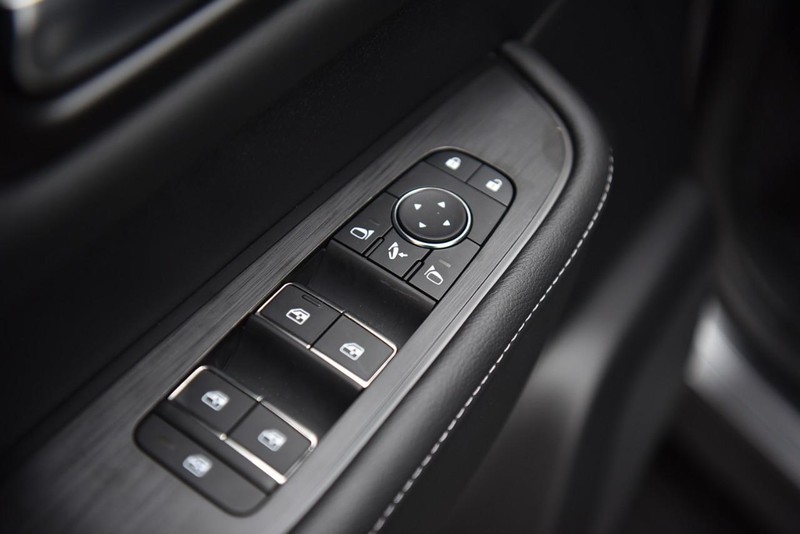 Nissan Armada Vehicle Image 07