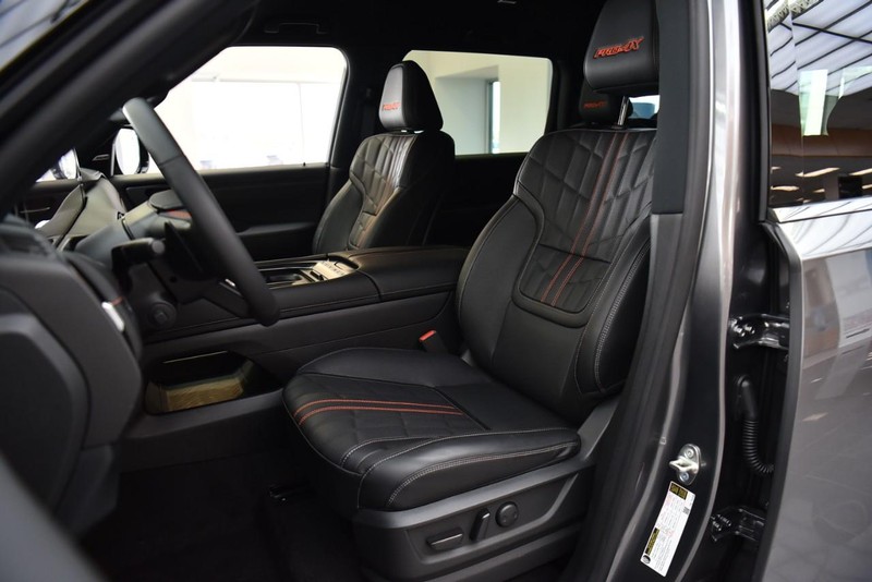 Nissan Armada Vehicle Image 15