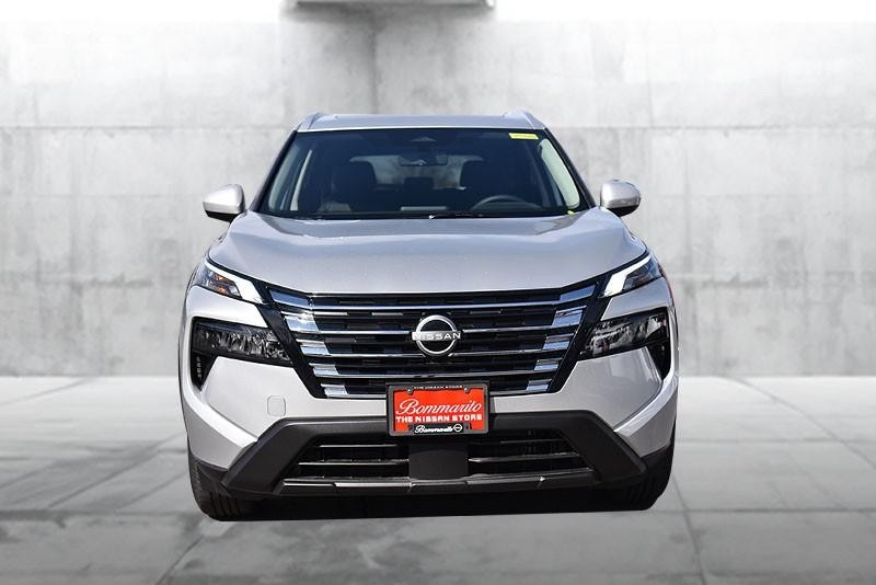Nissan Rogue Vehicle Image 04