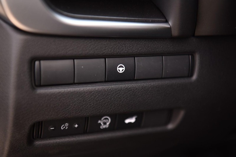 Nissan Rogue Vehicle Image 10