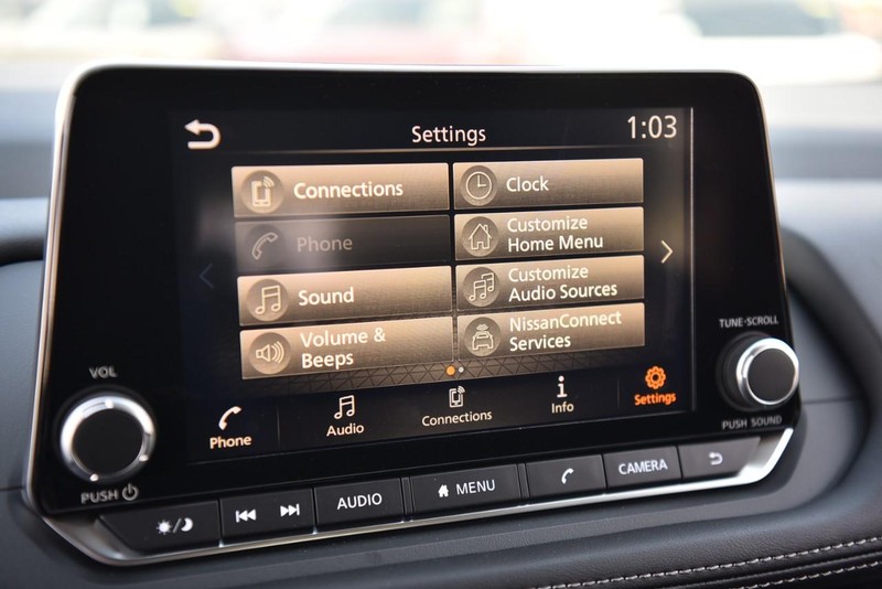 Nissan Rogue Vehicle Image 16