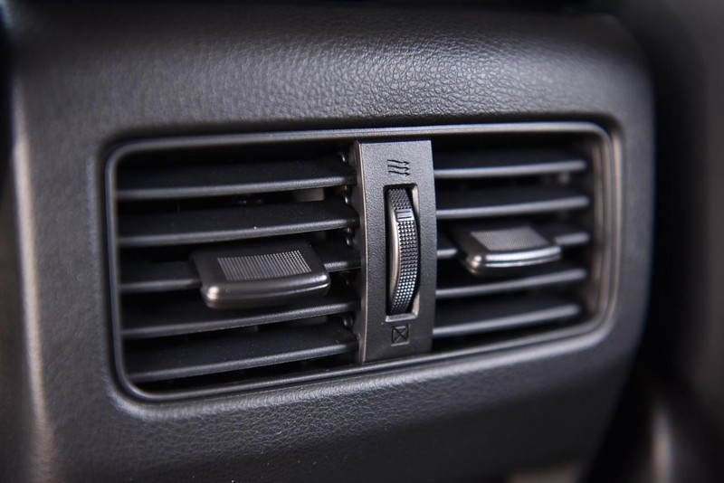 Nissan Rogue Vehicle Image 22