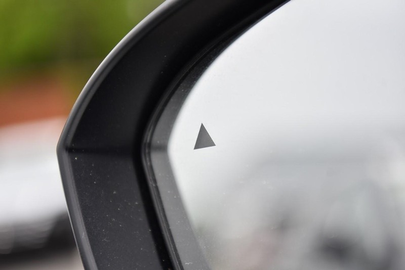Nissan Rogue Vehicle Image 11
