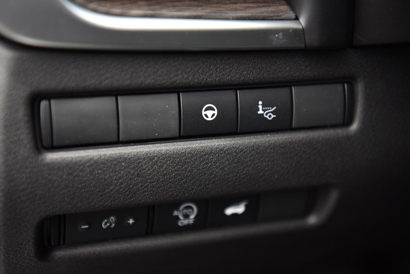 Nissan Rogue Vehicle Image 12