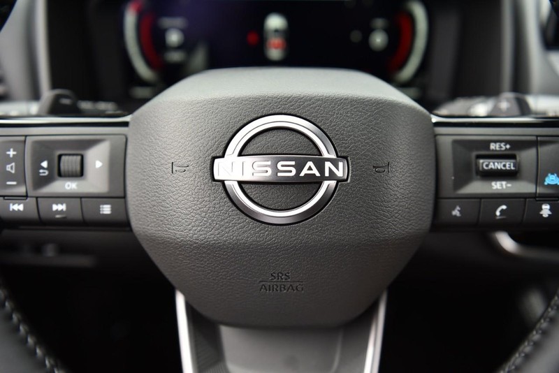 Nissan Rogue Vehicle Image 21