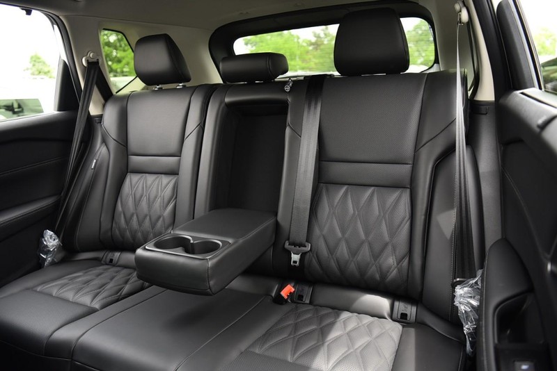 Nissan Rogue Vehicle Image 25