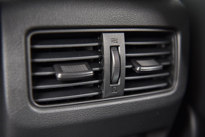 Nissan Rogue Vehicle Image 26