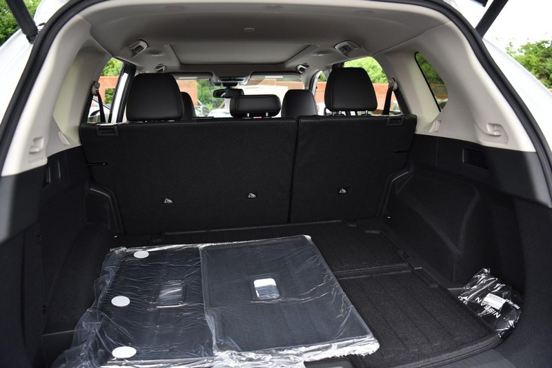Nissan Rogue Vehicle Image 28