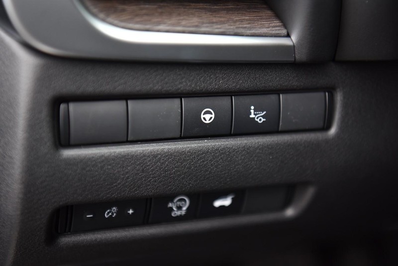 Nissan Rogue Vehicle Image 11