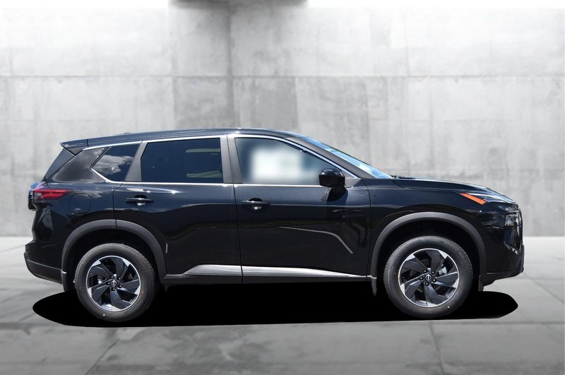 Nissan Rogue Vehicle Image 05