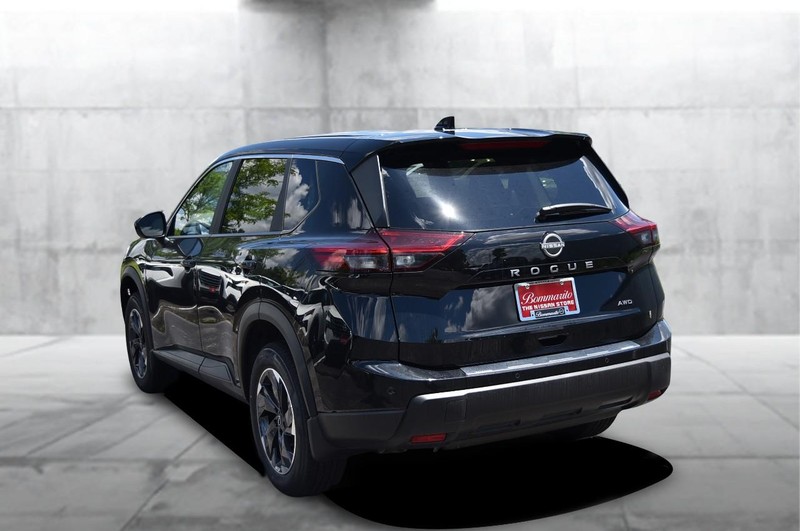 Nissan Rogue Vehicle Image 07