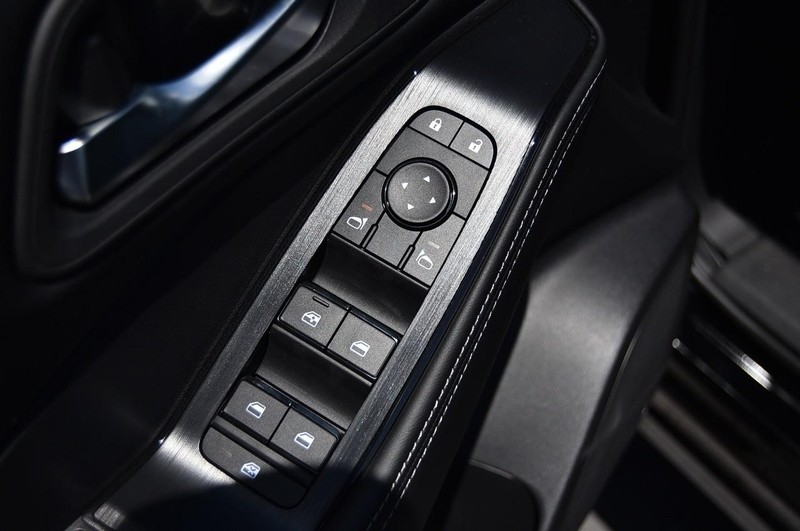 Nissan Rogue Vehicle Image 09