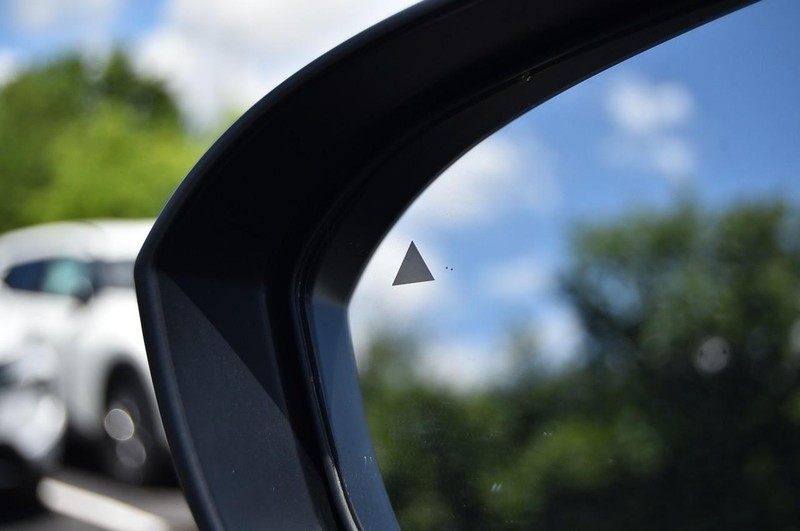 Nissan Rogue Vehicle Image 10
