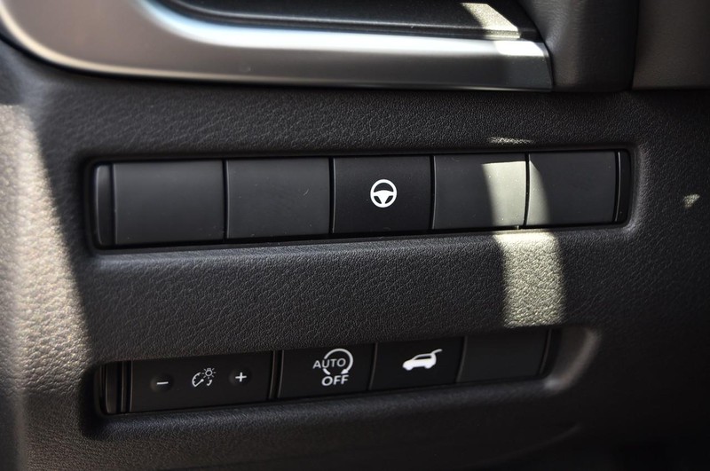 Nissan Rogue Vehicle Image 11