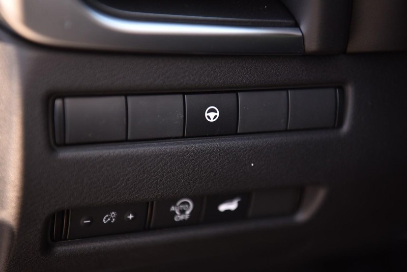 Nissan Rogue Vehicle Image 10