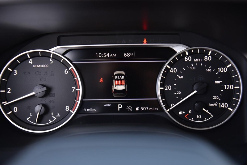 Nissan Rogue Vehicle Image 11