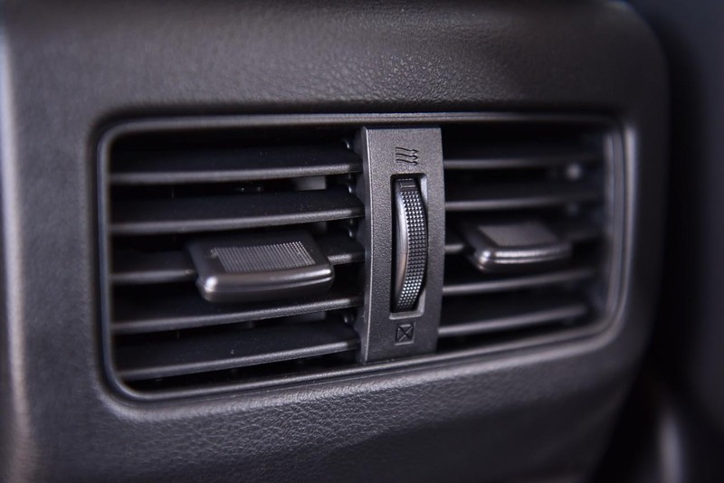 Nissan Rogue Vehicle Image 22