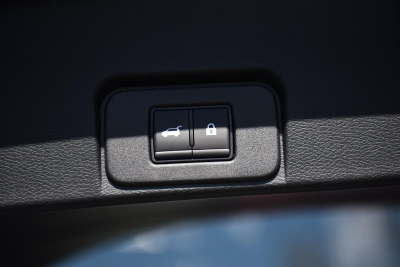 Nissan Rogue Vehicle Image 25
