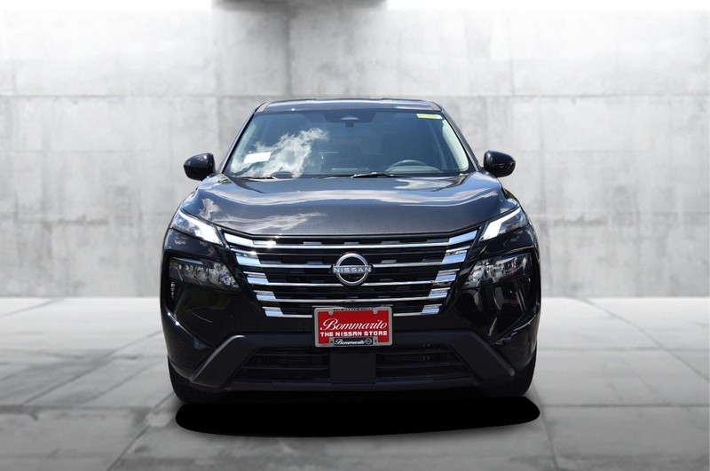 Nissan Rogue Vehicle Image 04