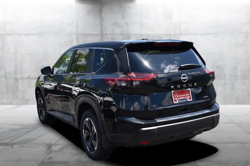 Nissan Rogue Vehicle Image 07