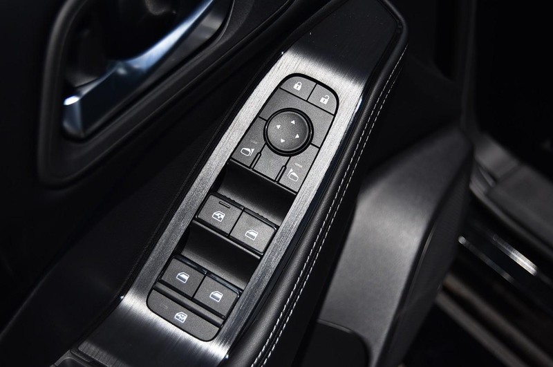 Nissan Rogue Vehicle Image 09