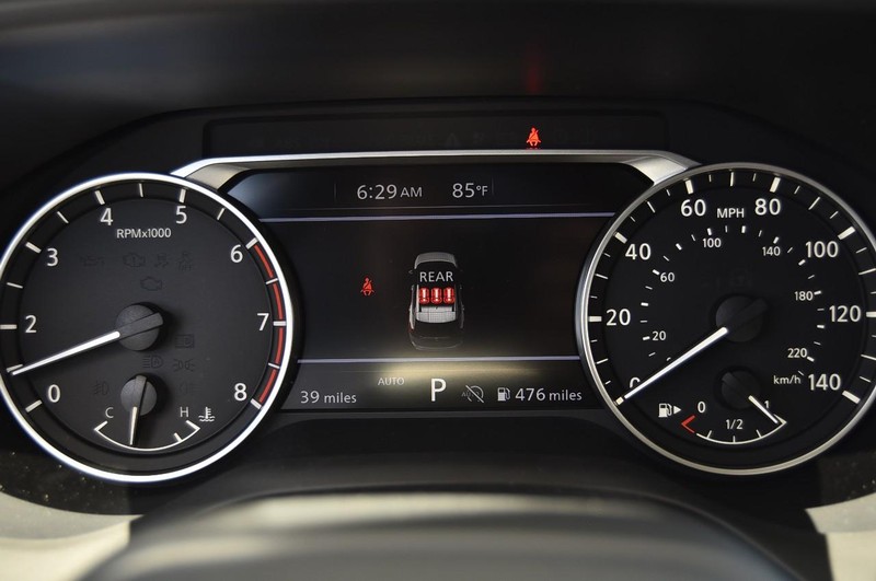 Nissan Rogue Vehicle Image 12