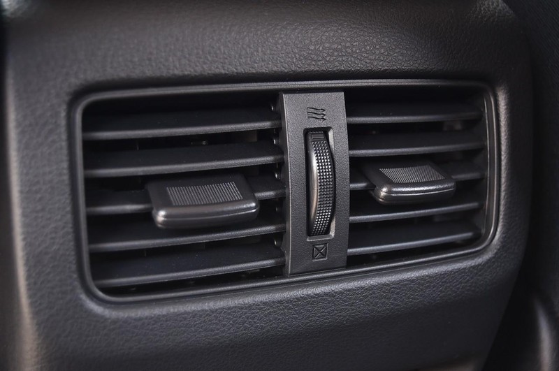 Nissan Rogue Vehicle Image 21