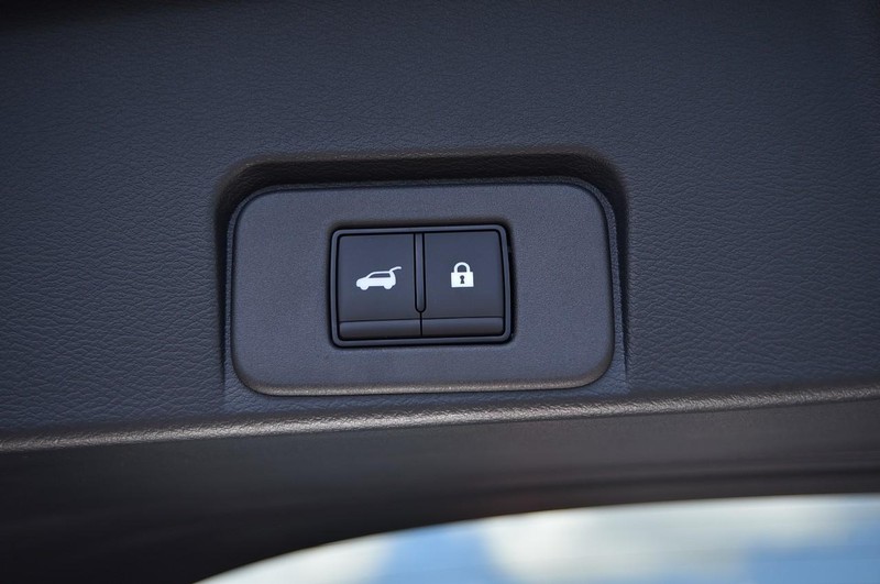 Nissan Rogue Vehicle Image 24