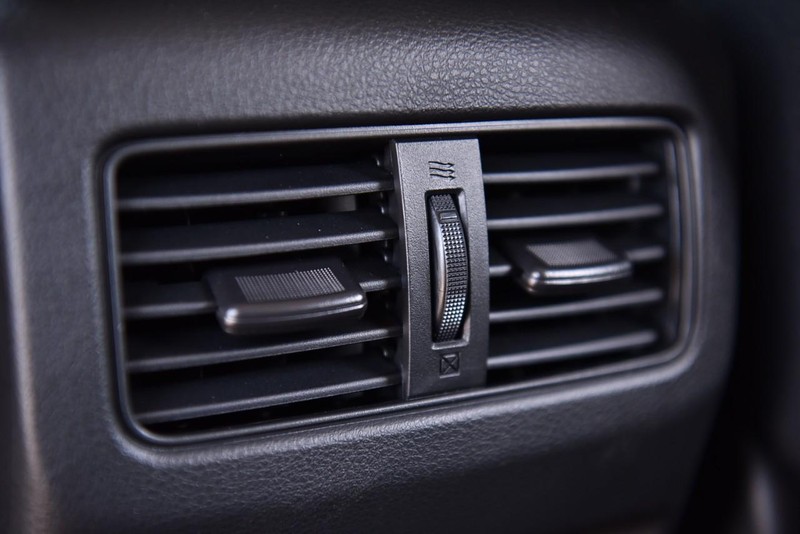Nissan Rogue Vehicle Image 21