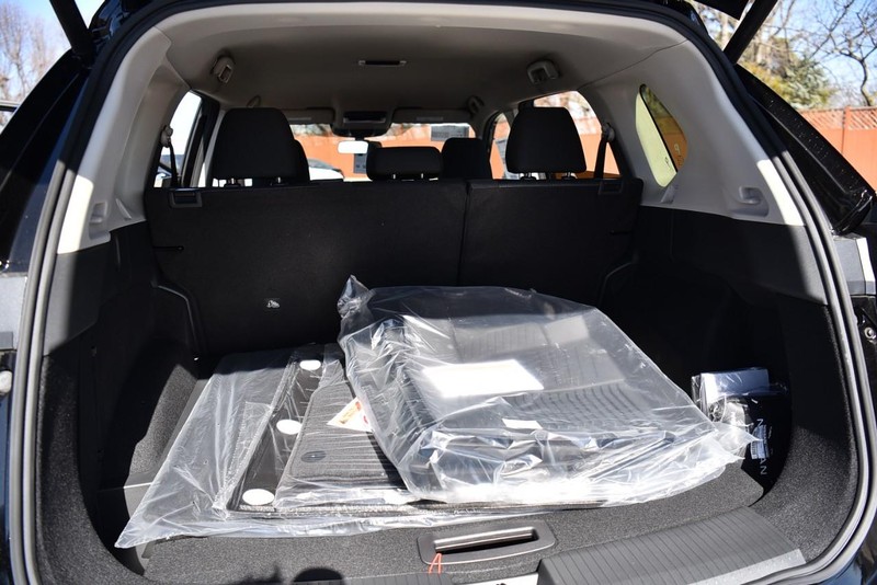 Nissan Rogue Vehicle Image 22
