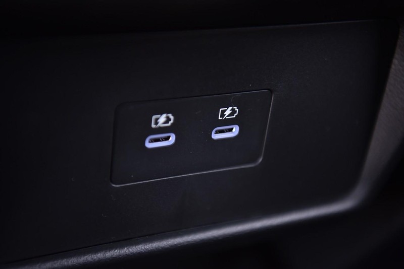 Nissan Rogue Vehicle Image 25