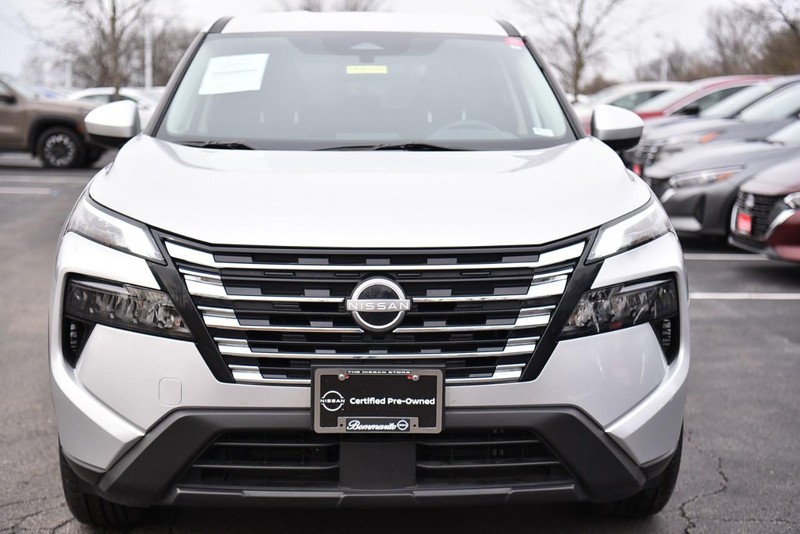 Nissan Rogue Vehicle Image 04