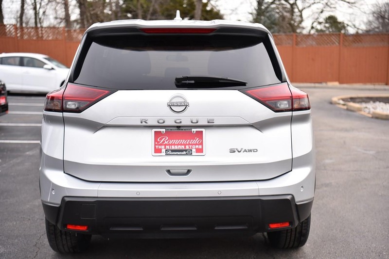 Nissan Rogue Vehicle Image 06