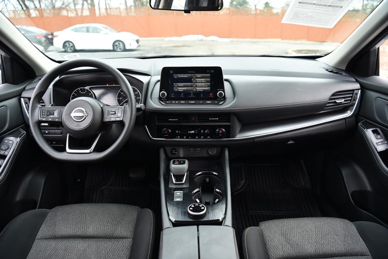 Nissan Rogue Vehicle Image 07