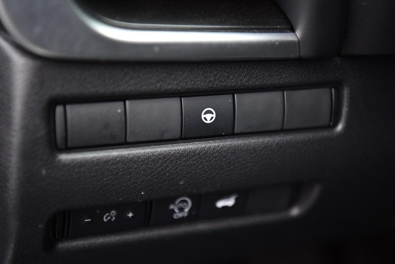 Nissan Rogue Vehicle Image 10