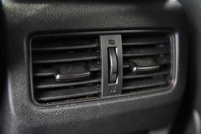 Nissan Rogue Vehicle Image 21