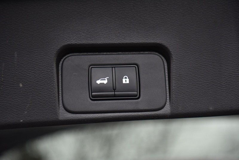Nissan Rogue Vehicle Image 24