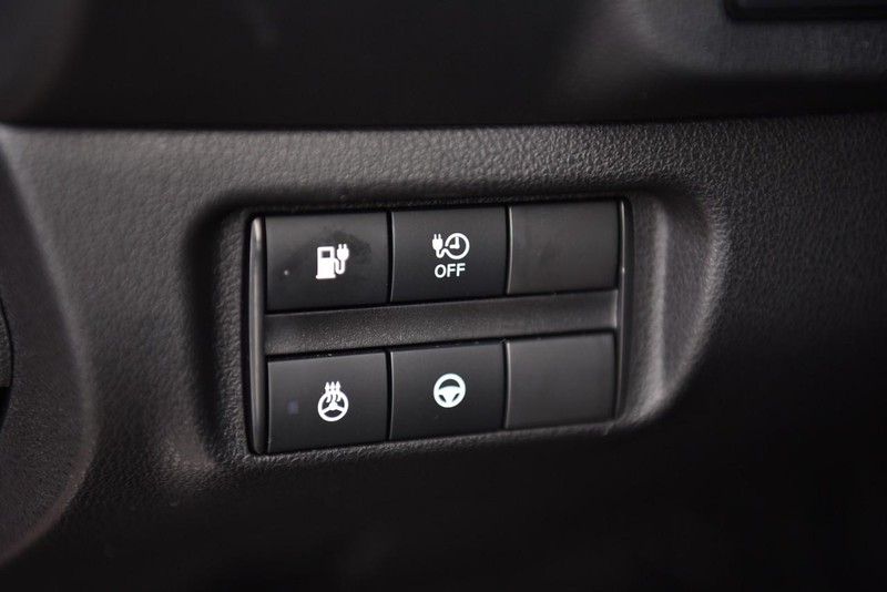Nissan LEAF Vehicle Image 10