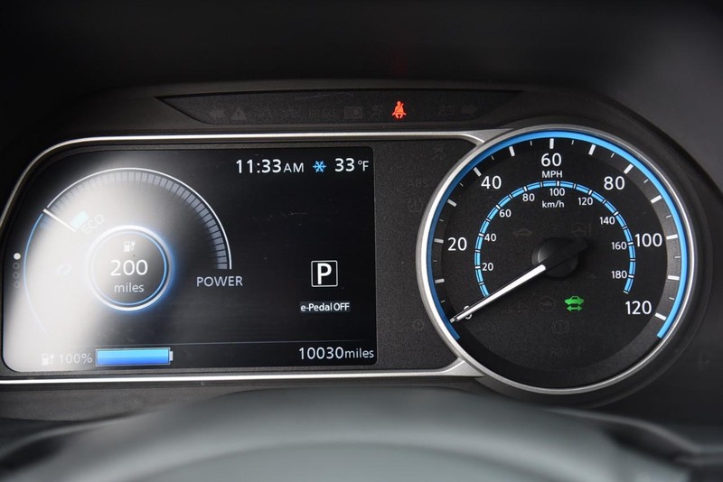 Nissan LEAF Vehicle Image 11
