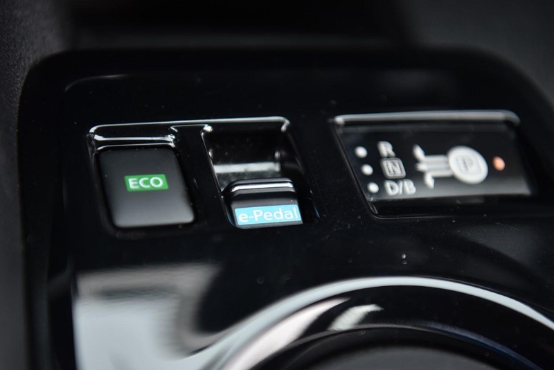 Nissan LEAF Vehicle Image 15
