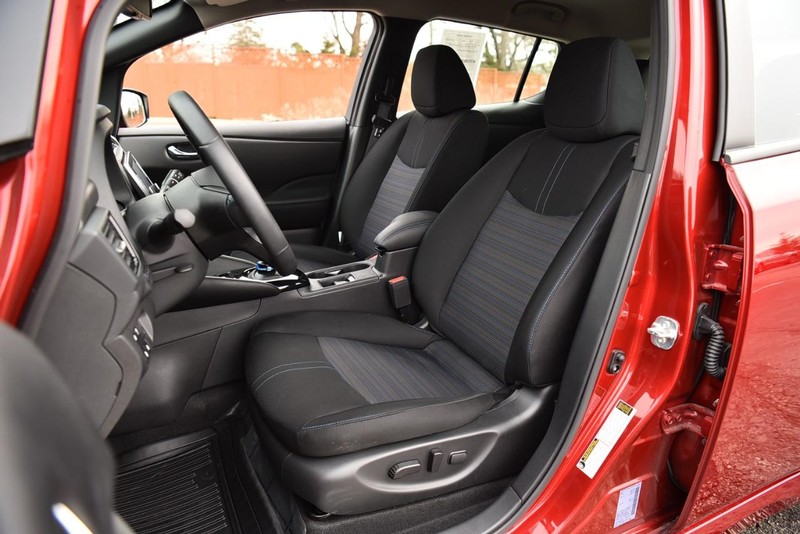 Nissan LEAF Vehicle Image 18