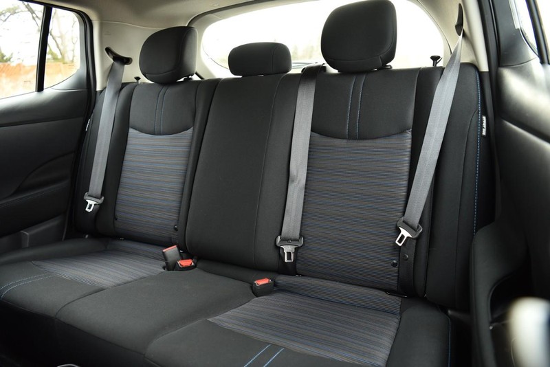 Nissan LEAF Vehicle Image 20