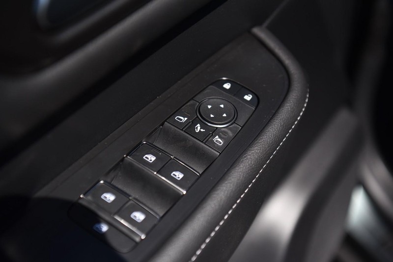 Nissan Armada Vehicle Image 09