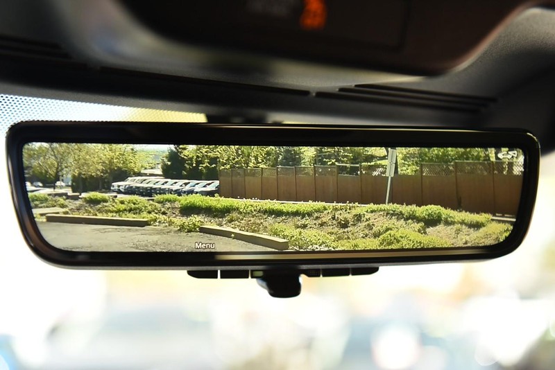 Nissan Armada Vehicle Image 24